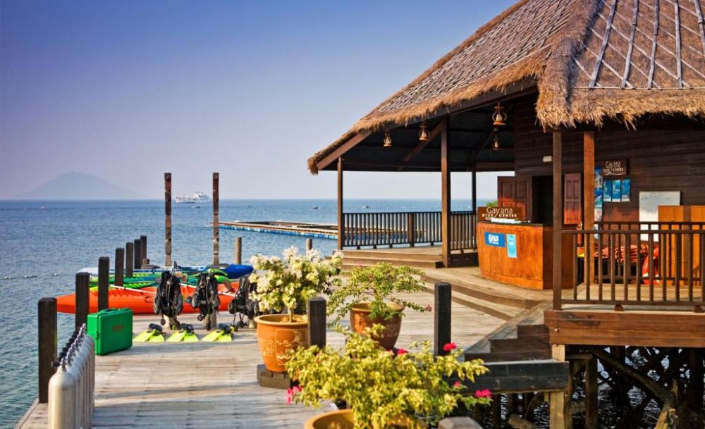 Gayana Marine Resort 5*