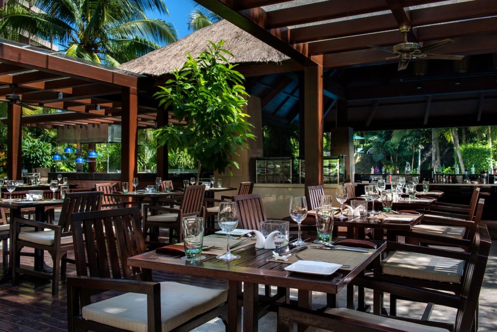 Pullman Ocean View Sanya Bay Resort & Spa 5*