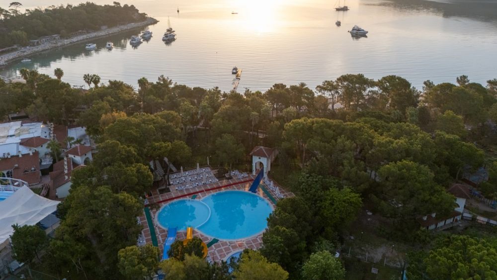 Meder Resort 5*