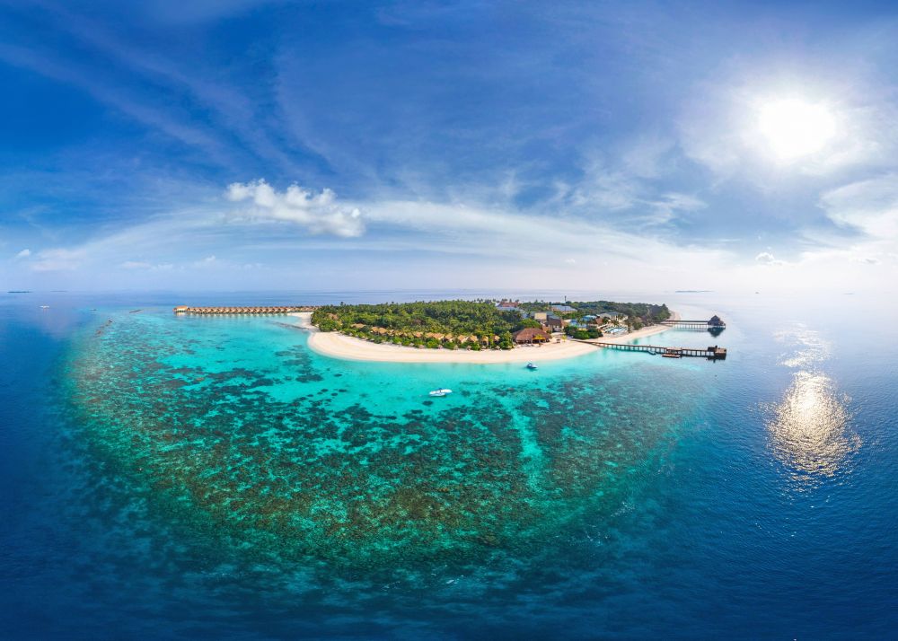 Reethi Faru Resort 4*