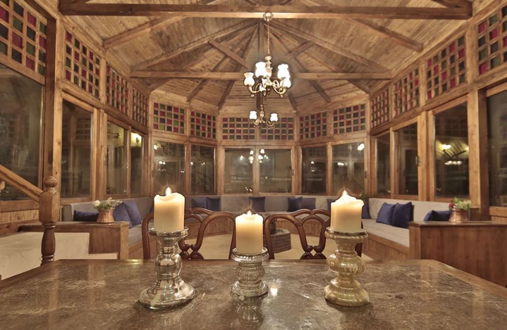 Royal Stone Houses 3*