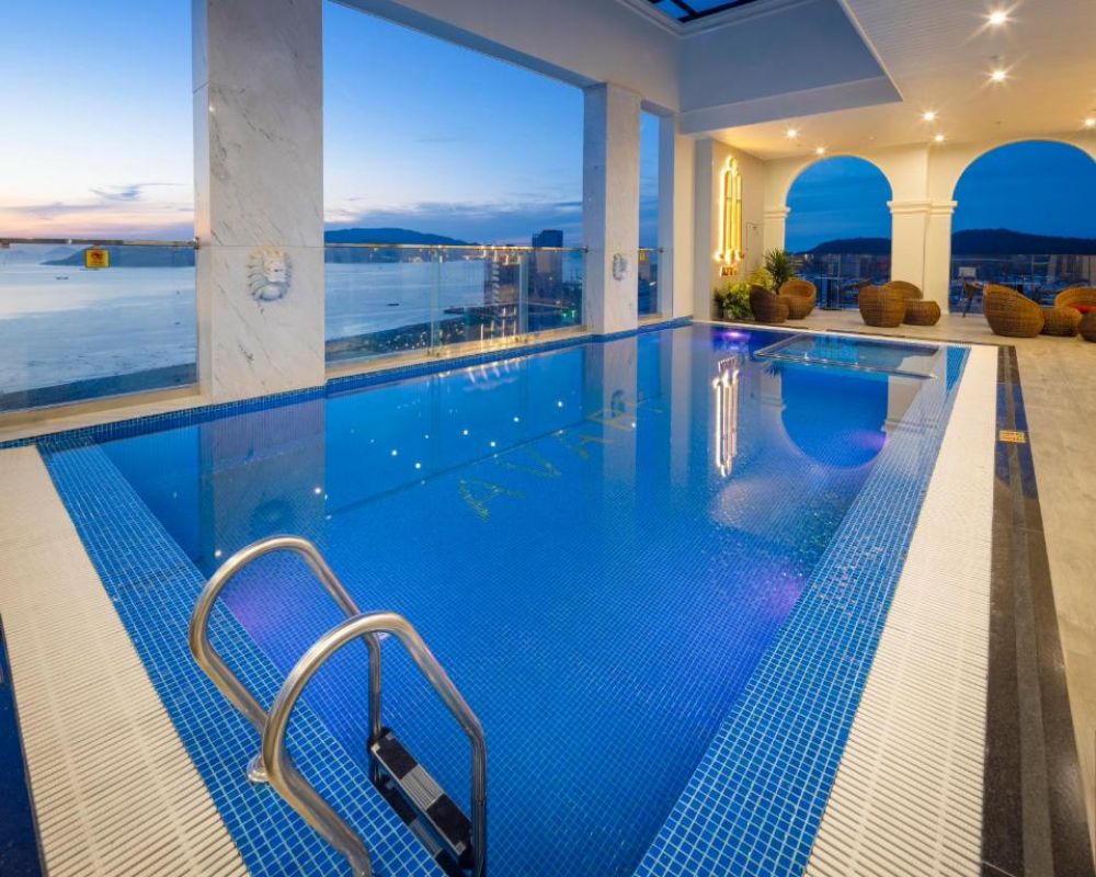 Avari Hotel 4*