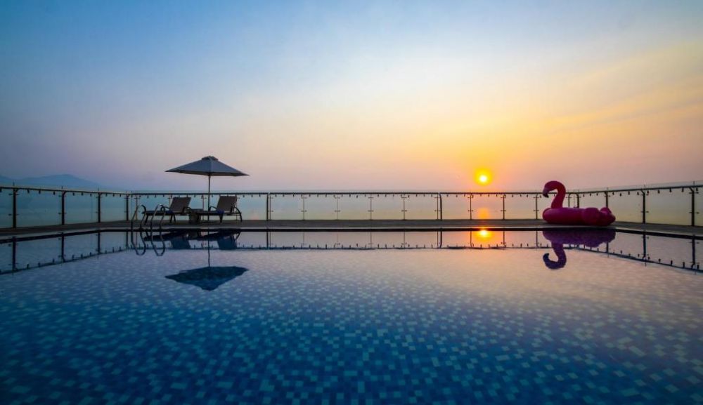 Serene Beach Hotel Danang 4*