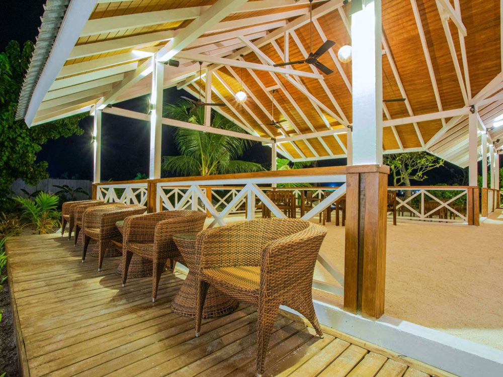 Beach Hotel Guraidhoo 