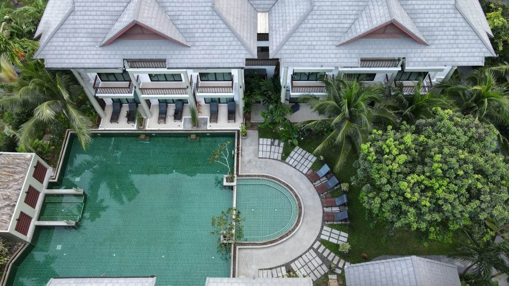 Navatara Phuket Resort 4*