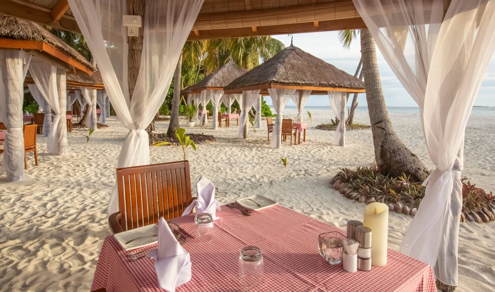 Reethi Faru Resort 4*