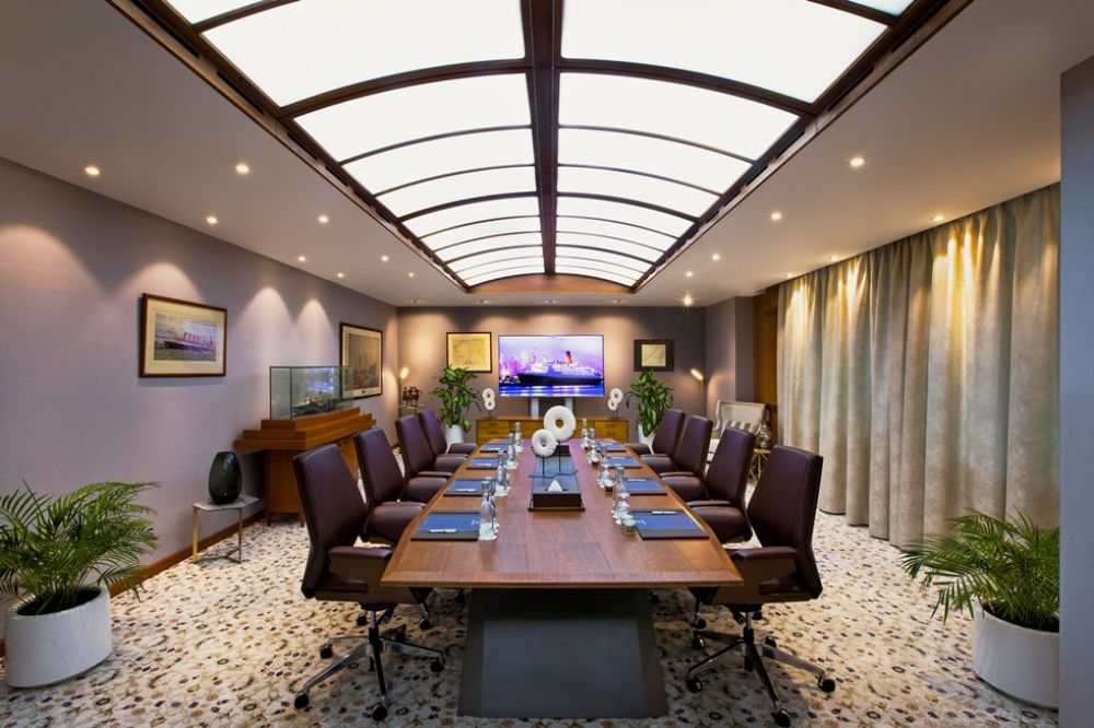 Queen Elizabeth 2 Hotel 4*