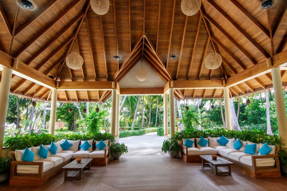 Reethi Faru Resort 4*