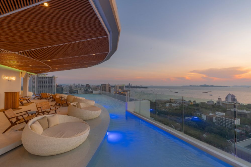 Akara Hotel Pattaya 5*