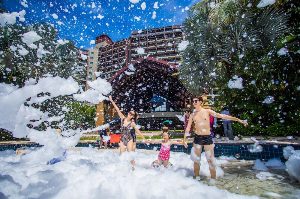 Pullman Ocean View Sanya Bay Resort & Spa 5*