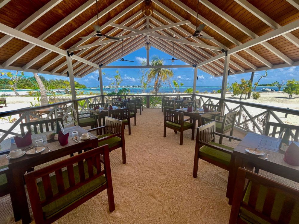 Beach Hotel Guraidhoo 