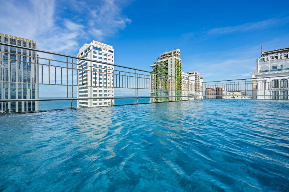 Monalisa Luxury Hotel 3*
