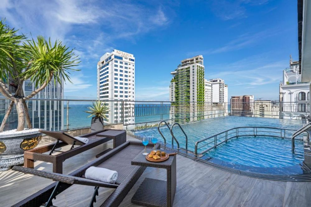 Monalisa Luxury Hotel 3*