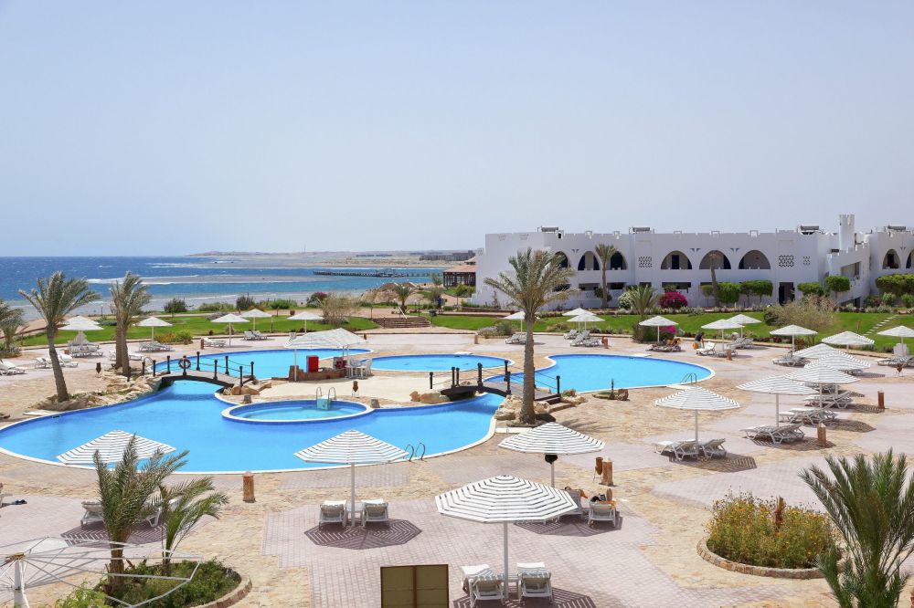 Three Corners Equinox Beach Resort 4*