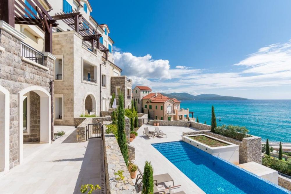 Lustica Bay Apartments 4*