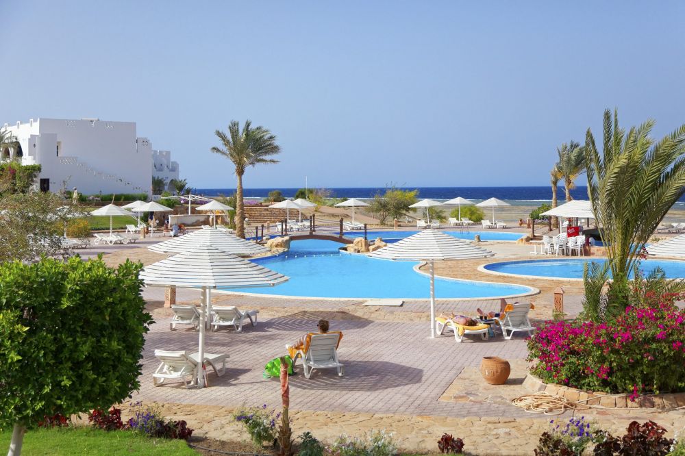 Three Corners Equinox Beach Resort 4*