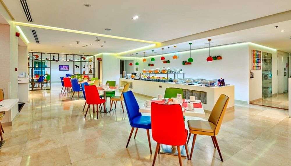Ramada Hotel & Suites By Wyndham Jbr (ex. Hawthorn Suites) 4*