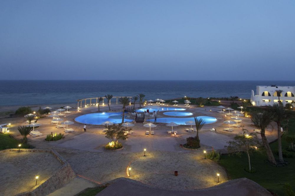 Three Corners Equinox Beach Resort 4*