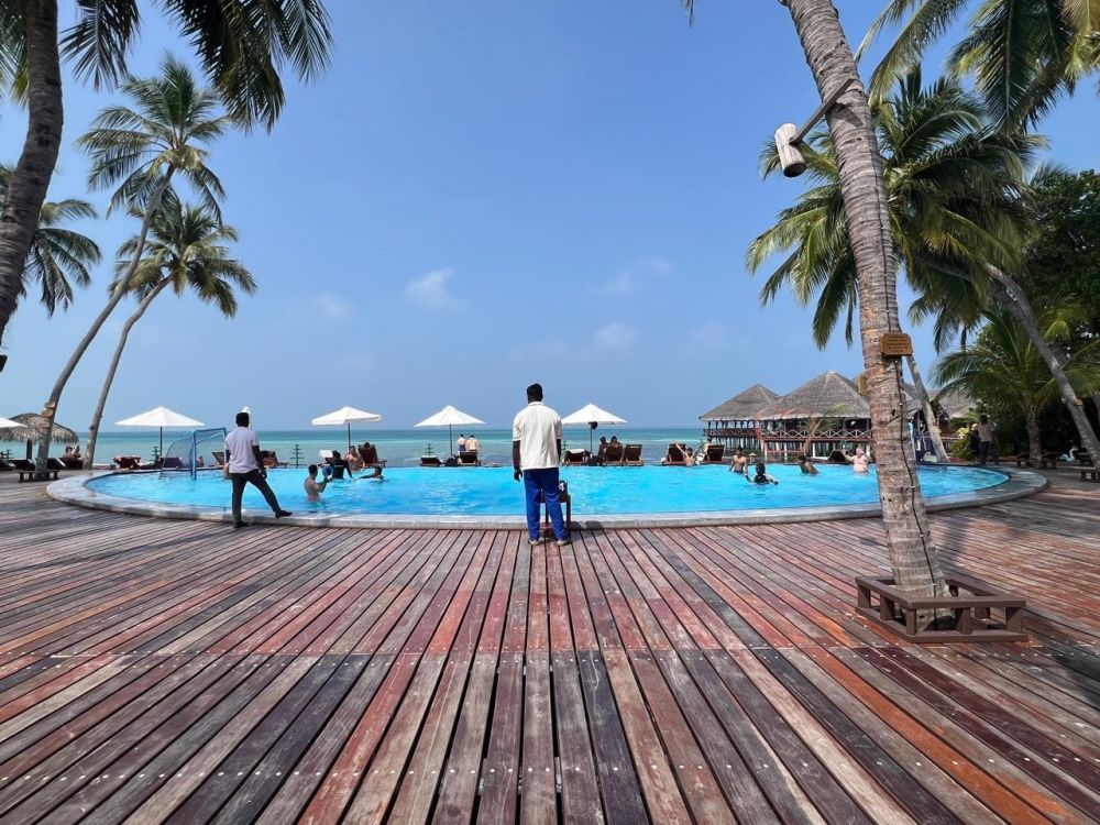 Medhufushi Island Resort 4*