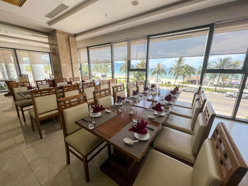 Serene Beach Hotel Danang 4*