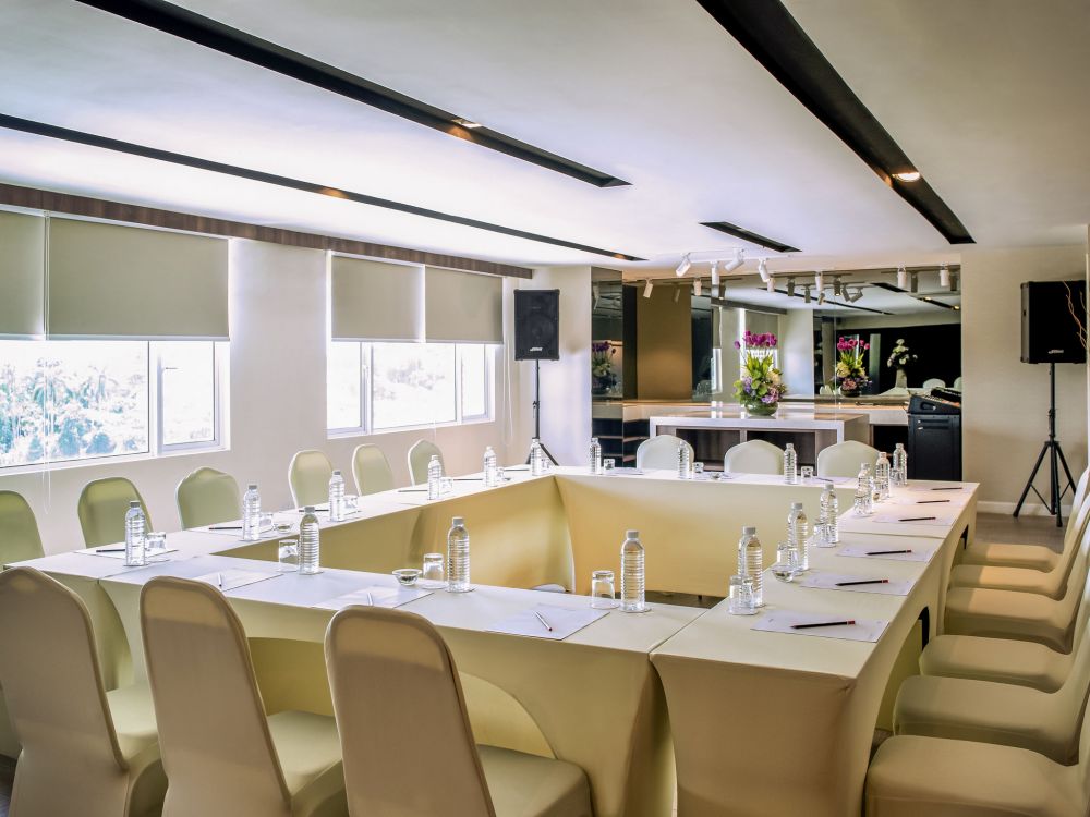 Mercure Kota Kinabalu City Centre 4*