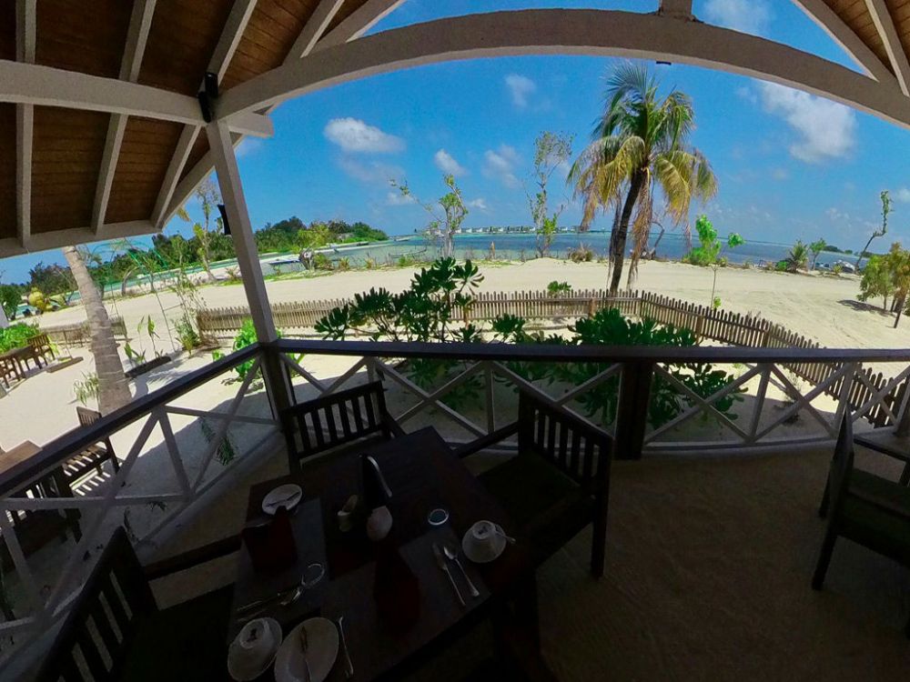 Beach Hotel Guraidhoo 