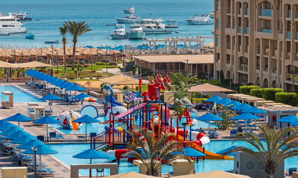 Albatros White Beach Resort 5*