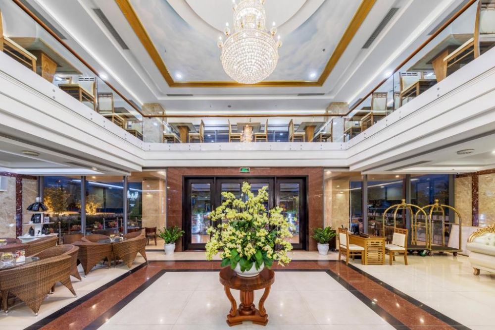 Serene Beach Hotel Danang 4*