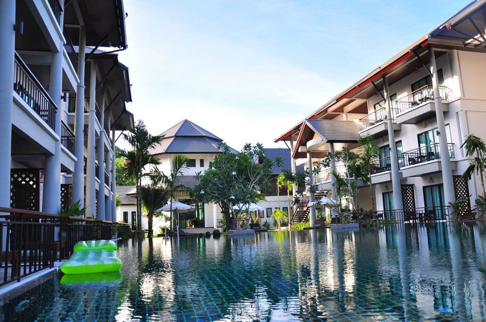 Navatara Phuket Resort 4*