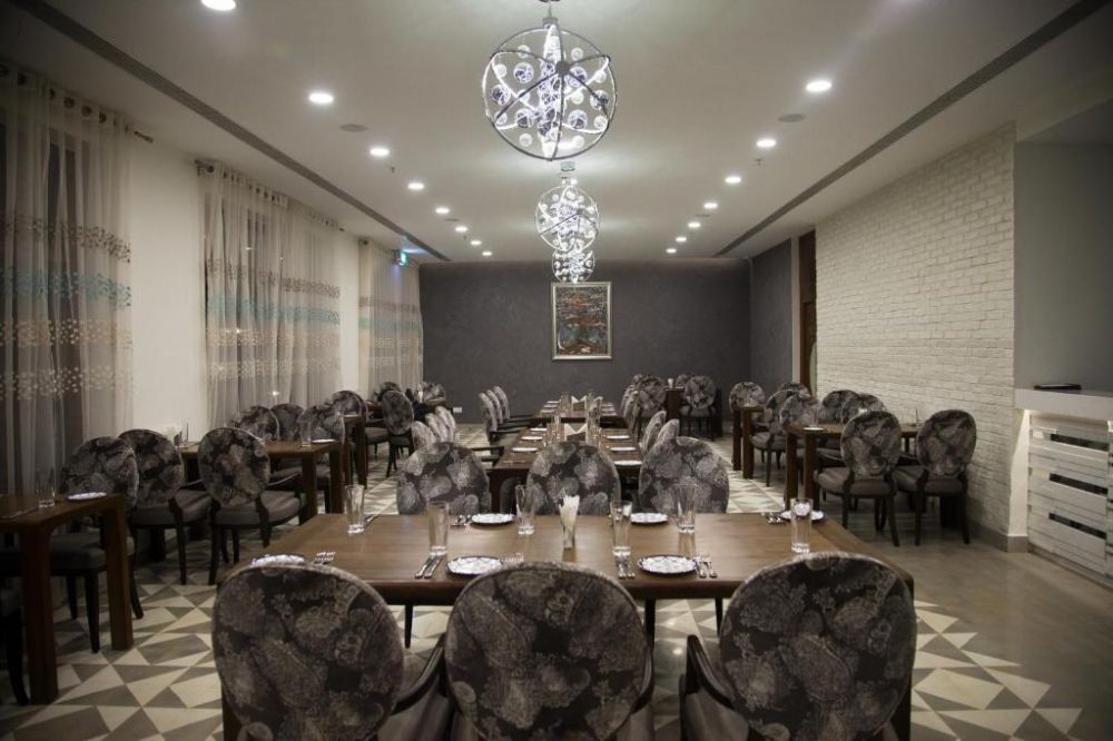 Acron Waterfront Resort 4*
