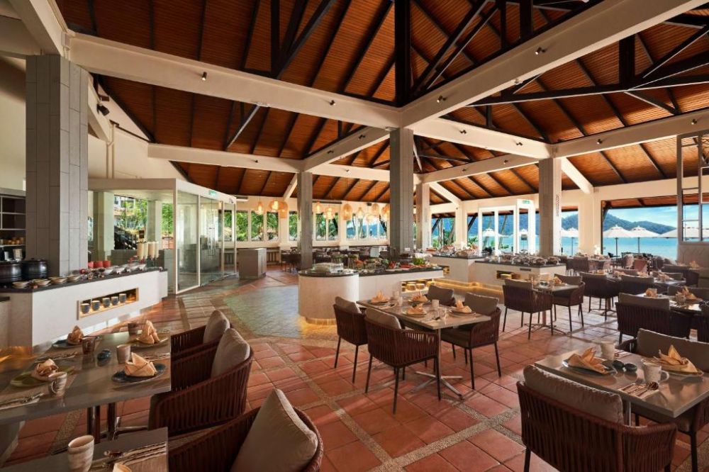 DoubleTree by Hilton Damai Laut Resort 4+