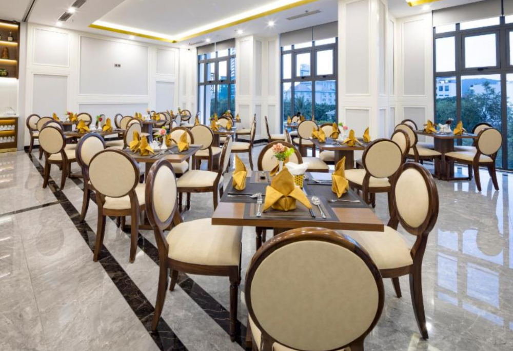 Avari Hotel 4*
