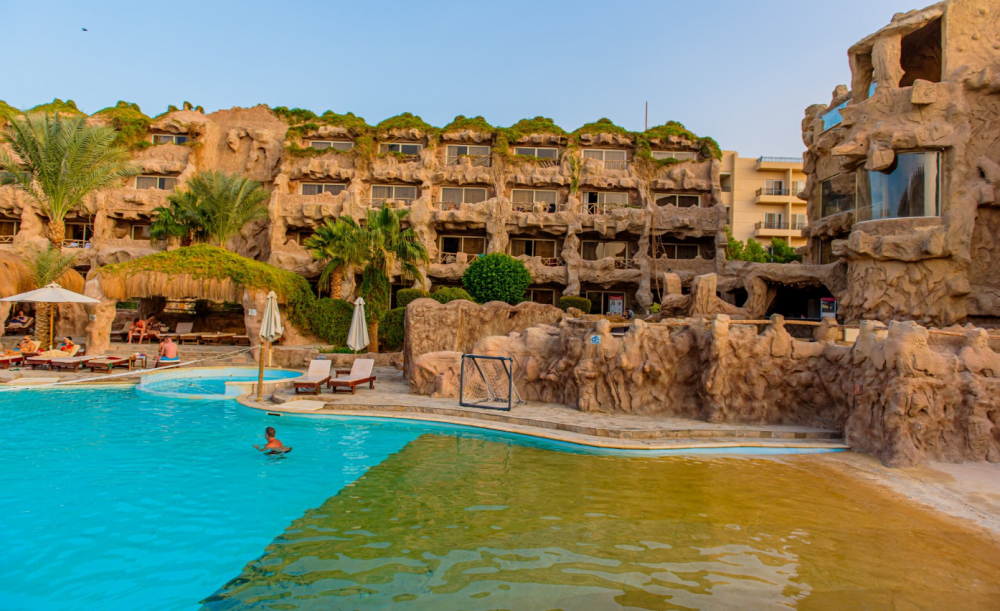 Caves Beach Resort Hurghada 5*