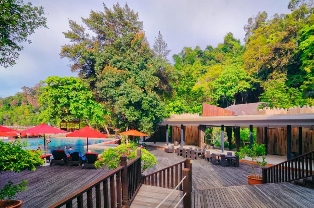 Bunga Raya Island Resort & Spa 5*