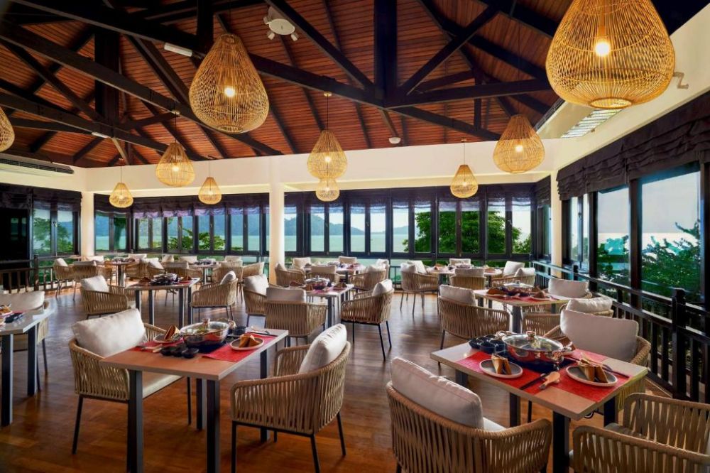 DoubleTree by Hilton Damai Laut Resort 4+