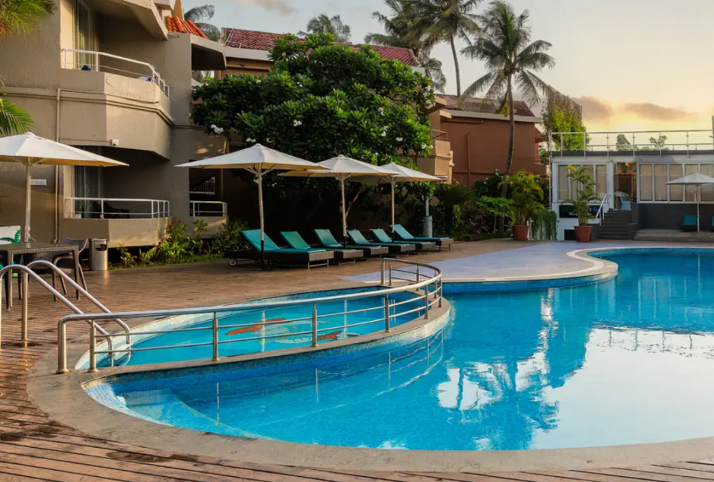 Whispering Palms Beach Resort 4*