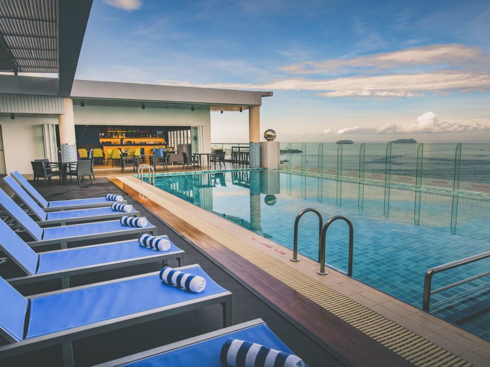 Mercure Kota Kinabalu City Centre 4*