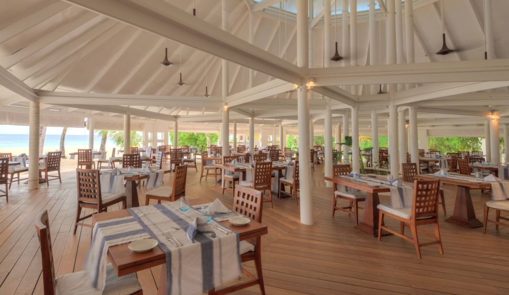 Diamonds Athuruga Island 5*