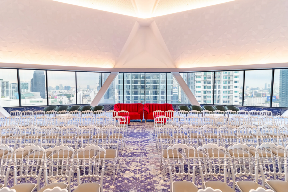 Queensland Hotel Bangkok 4*