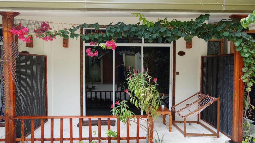 Manta Dhangethi 