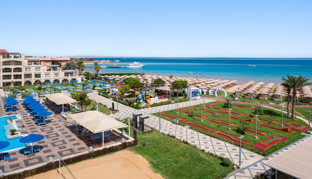Albatros White Beach Resort 5*