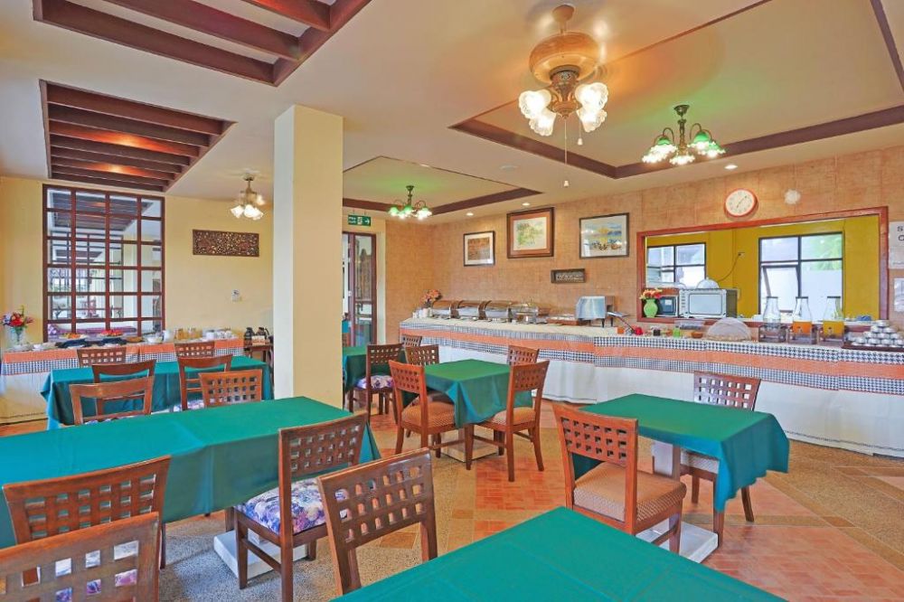 Anyavee Ao Nang Bay Resort 3*