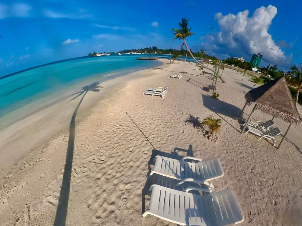 Beach Hotel Guraidhoo 