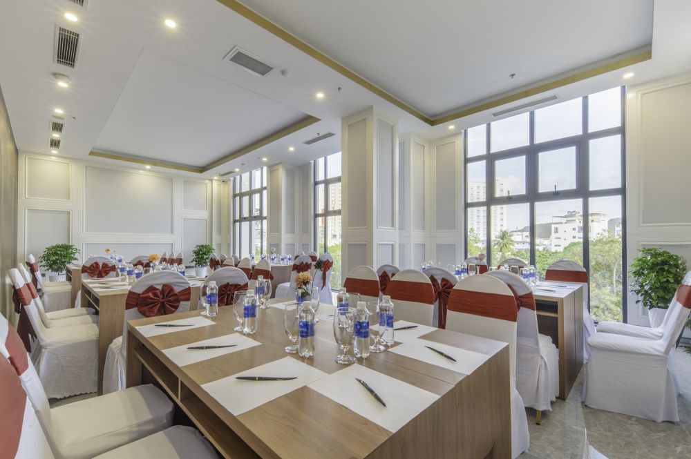 Avari Hotel 4*