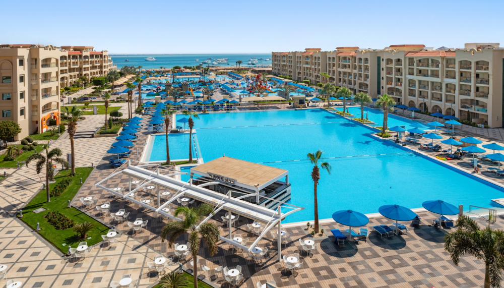 Albatros White Beach Resort 5*