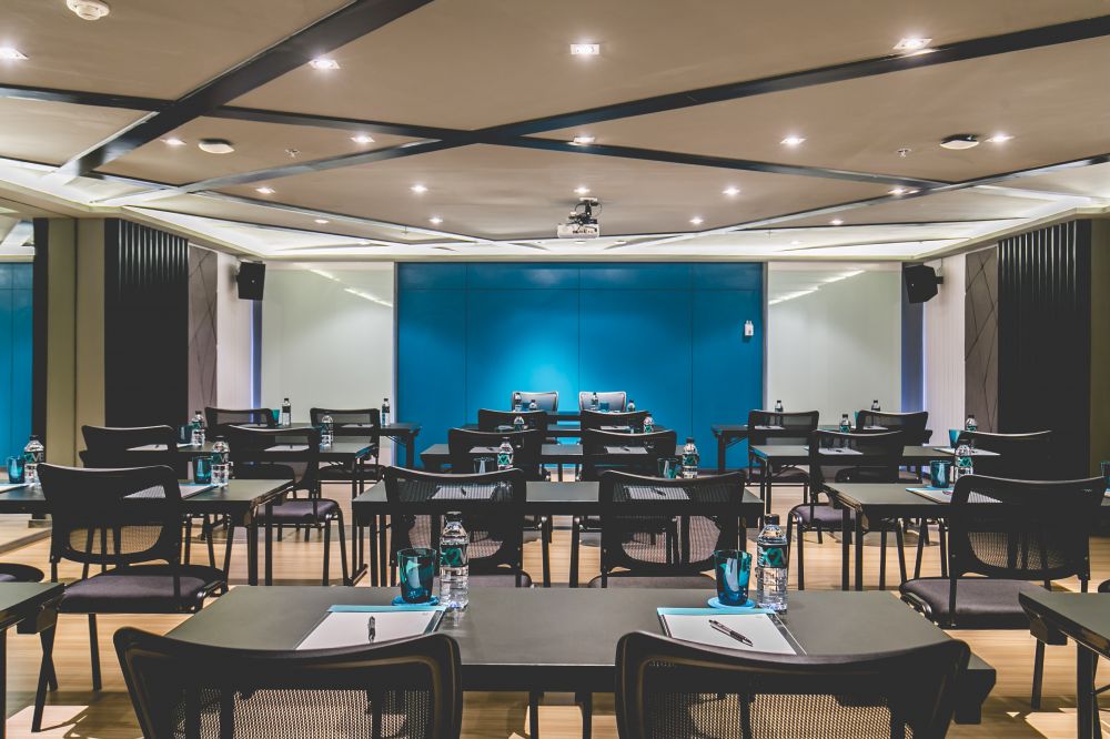 Cross Vibe Bangkok Sukhumvit Hotel 4*