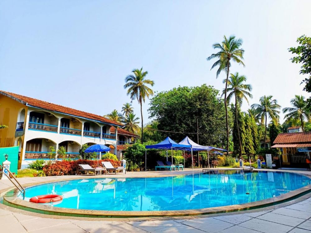 Carina Beach Resort 2*