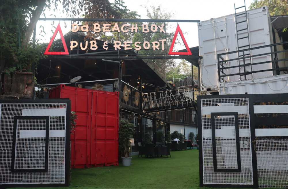 Da Beach Box Pub & Resort 3*