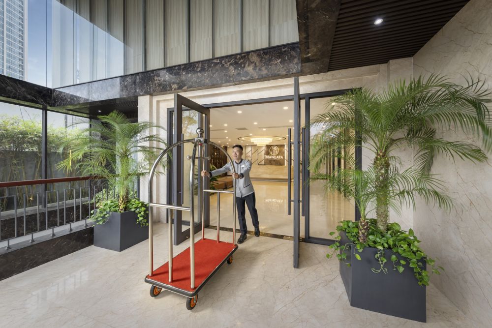 Mangata Beachfront Hotel 4*