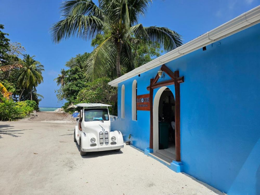 Island Luxury Hotel Fehendhoo 